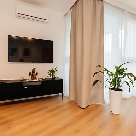 Maya's Flats & 53 - Walowa 40, Danzica