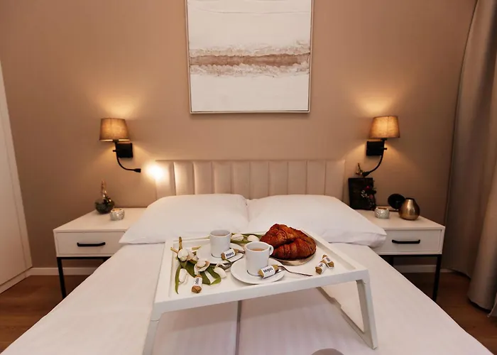 Maya's Flats & 53 - Walowa 40,