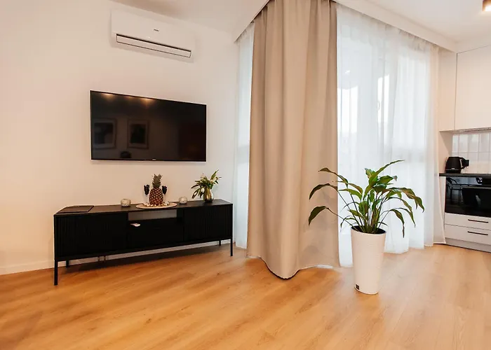 Maya's Flats & 53 - Walowa 40,