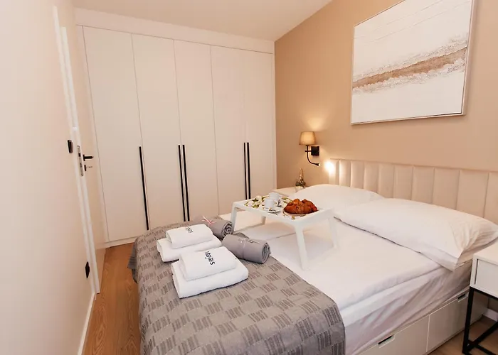 Maya's Flats & 53 - Walowa 40, Gdańsk